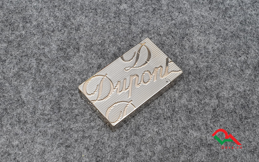 Dupont Hong Kong chữ nổi màu bạc D92T