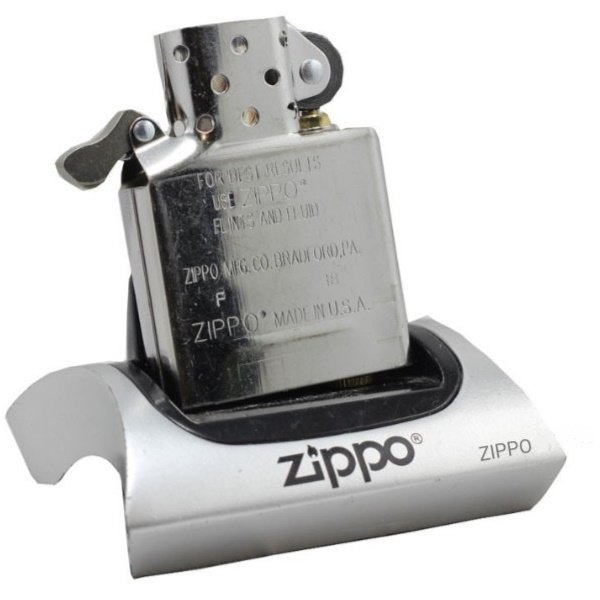 5 chi tiết không thể làm giả của bật lửa Zippo chính hãng