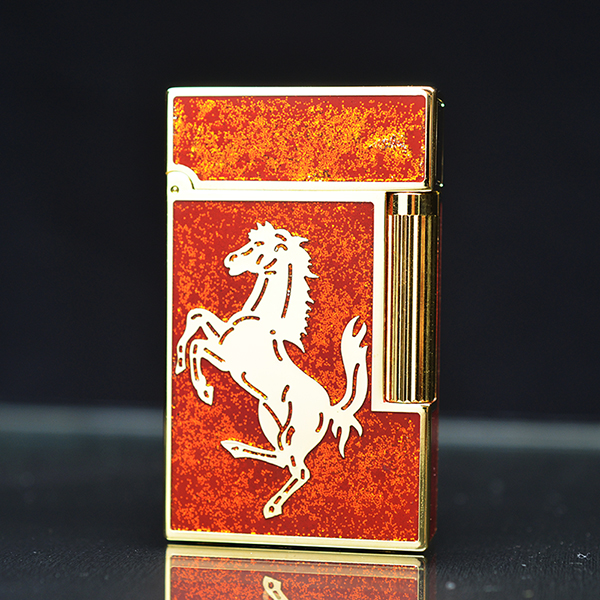Bật lửa Dupont hình con ngựa màu mận viền vàng D33
