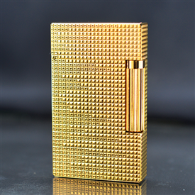 Bật lửa ST Dupont kẻ ô vuông nhỏ hình ảnh cách điệ