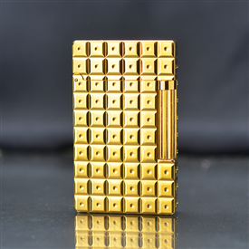 Bật lửa ST Dupont vàng kẻ ô vuông lỗ tròn nhỏ D216